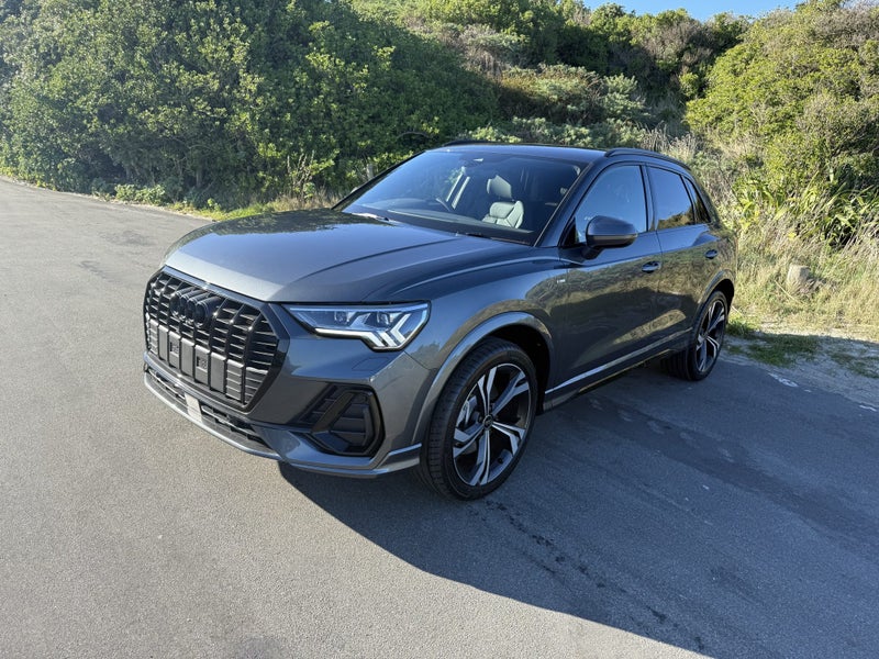 2025 Audi Q3 45 TFSi q S tronic (180kW) image 3