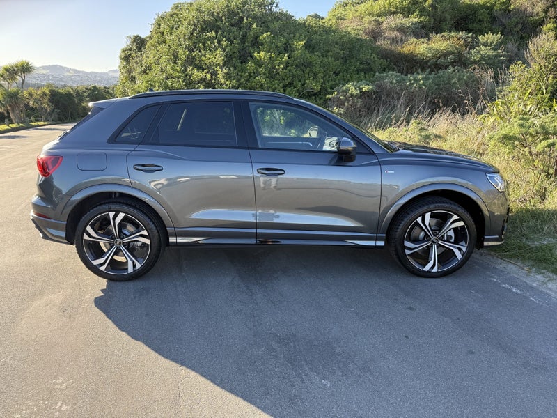 2025 Audi Q3 45 TFSi q S tronic (180kW) image 4