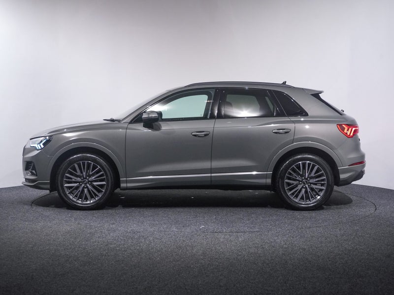 2025 Audi Q3 Dynamic Black Edition 35 TFSI 110kW image 3