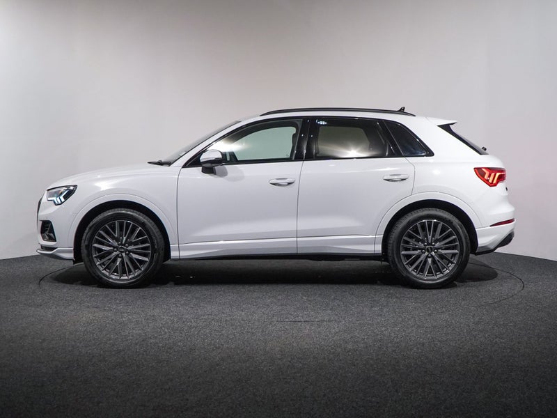 2025 Audi Q3 Dynamic Black Edition 35 TFSI 110kW image 3