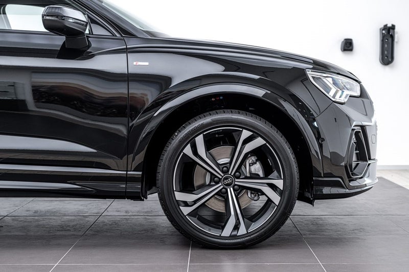 2025 Audi Q3 SPORTBACK 45 TFSI Q S TRONIC image 3