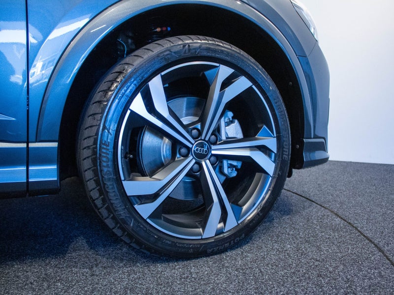 2025 Audi Q3 Sportback Dynamic Black Edition 18... image 5