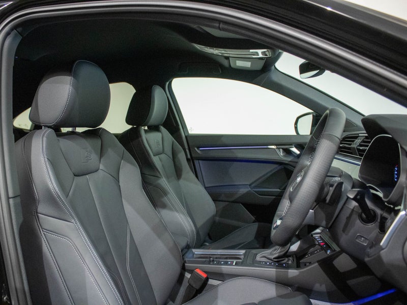 2025 Audi Q3 Sportback Dynamic Black Edition image 5