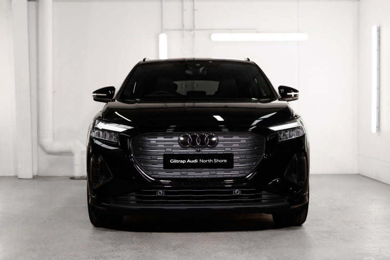 2025 Audi Q4 45 e-tron 210kW image 3