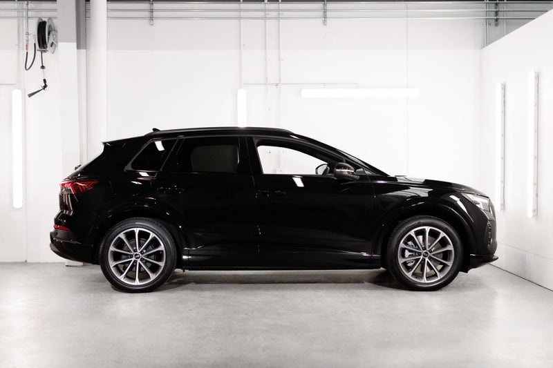 2025 Audi Q4 45 e-tron 210kW image 4