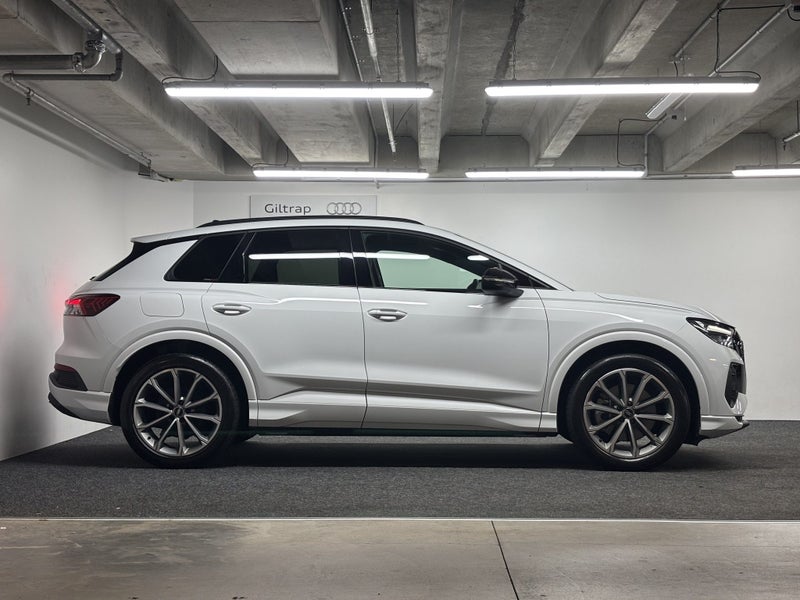 2025 Audi Q4 45 e-tron 210kW image 3
