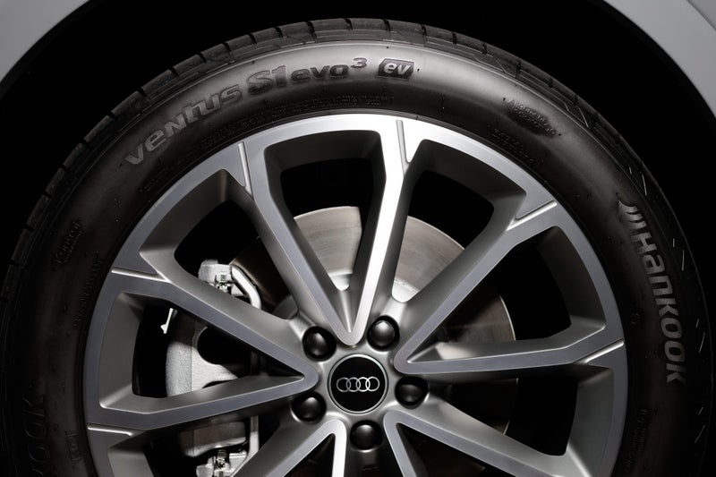 2025 Audi Q4 45 e-tron 210kW image 5