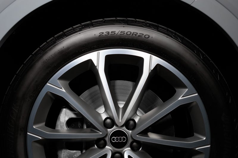 2025 Audi Q4 45 e-tron 210kW image 5
