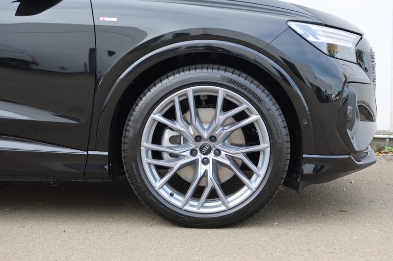 2025 Audi Q4 55 Dynamic Black Edition image 4