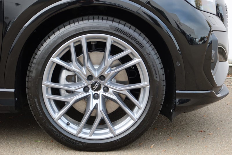 2025 Audi Q4 55 Dynamic Black Edition image 5