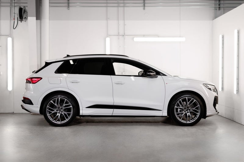 2025 Audi Q4 55 e-tron quattro 250 kW image 4