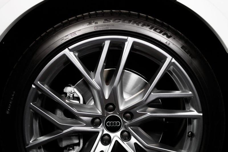2025 Audi Q4 55 e-tron quattro 250 kW image 5