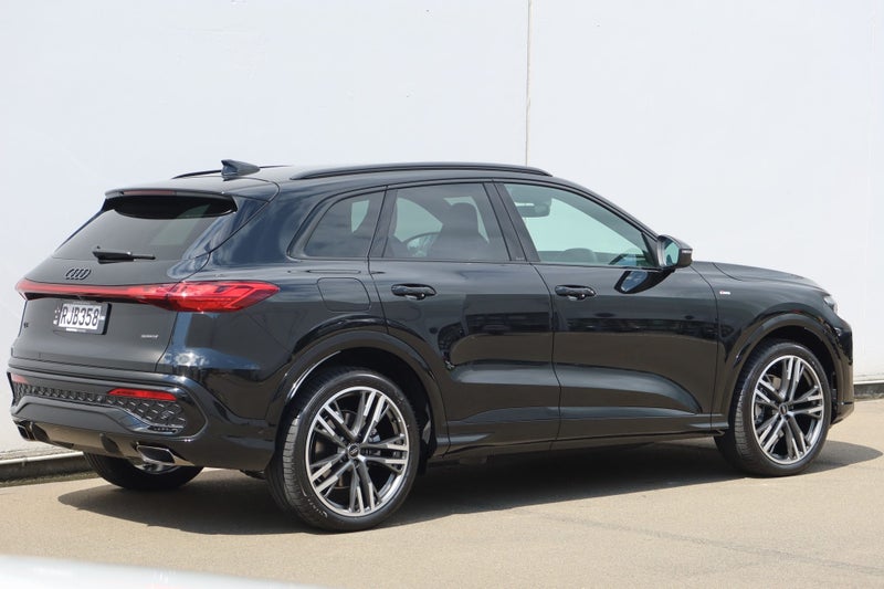 2025 Audi Q5 2.0TFSI 150kW image 3