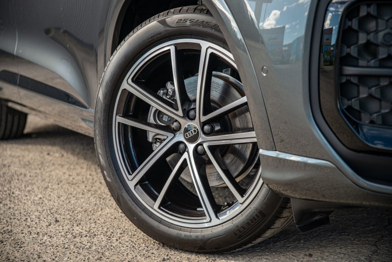 2025 Audi Q5 2.0TFSI MHEV+ S line quattro image 4