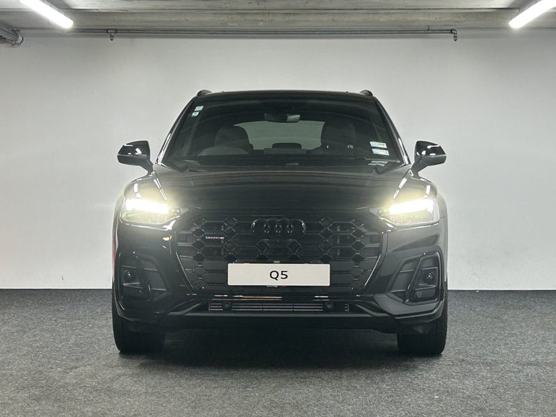 2025 Audi Q5 50 TFSI e quattro S tronic image 2