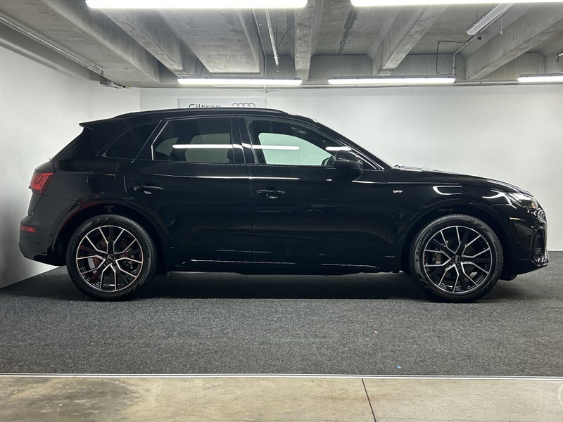 2025 Audi Q5 50 TFSI e quattro S tronic image 3