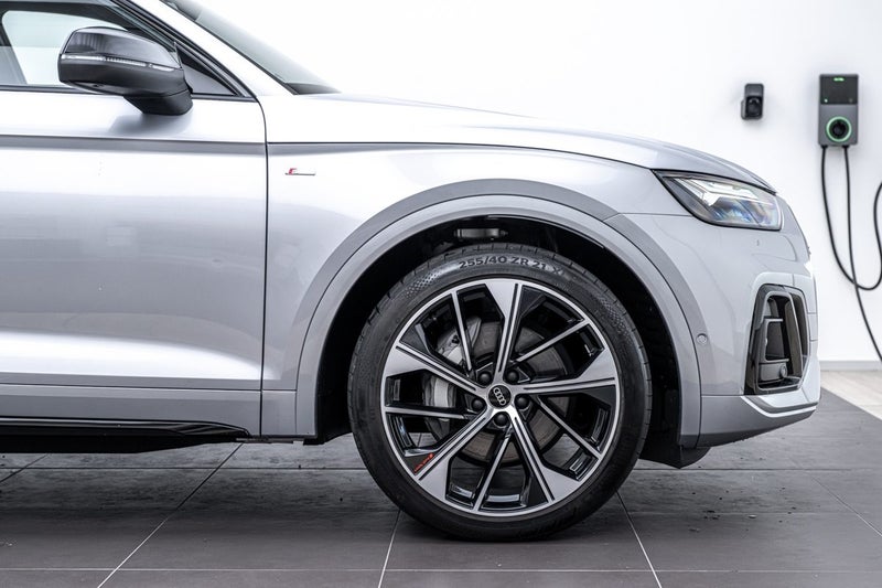2025 Audi Q5 50 TFSI E QUATTRO S TRONIC image 3