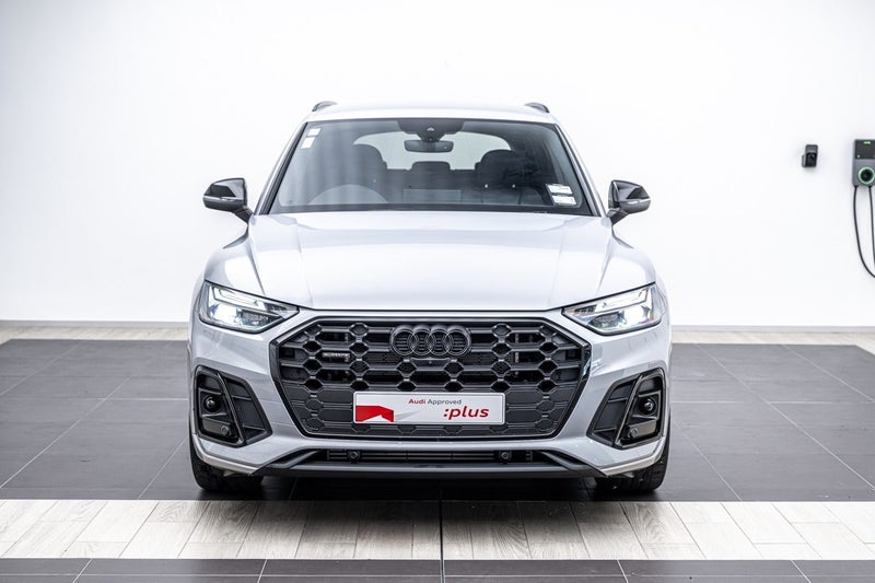 2025 Audi Q5 50 TFSI E QUATTRO S TRONIC image 4