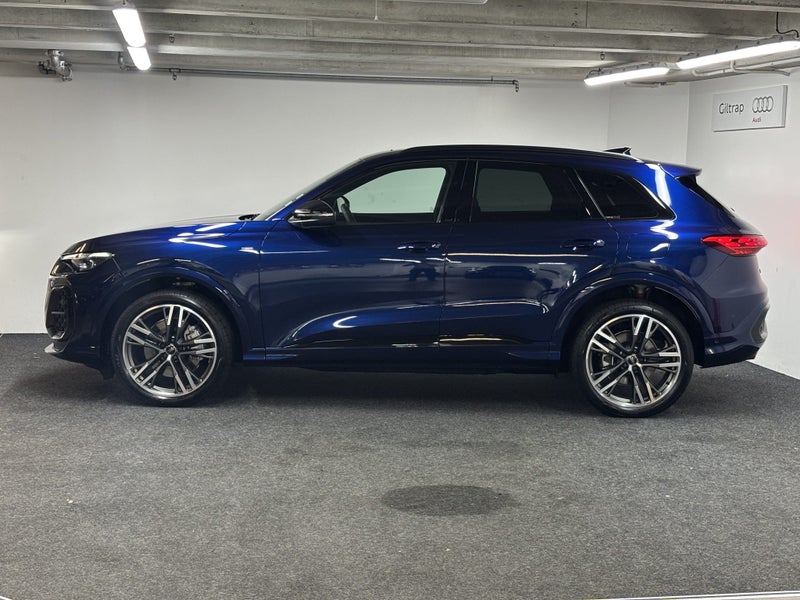 2025 Audi Q5 E-Hybrid S Line image 3