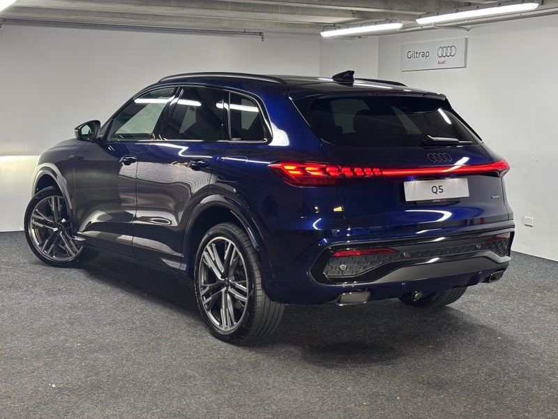 2025 Audi Q5 E-Hybrid S Line image 4