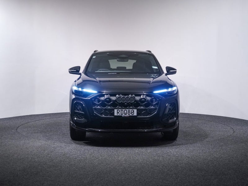 2025 Audi Q5 S-line TFSI 150kW quattro image 3