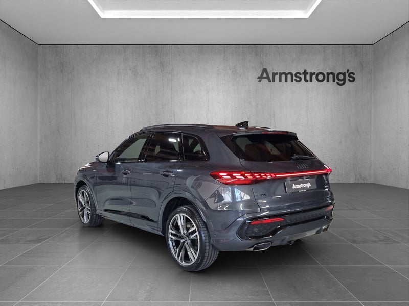 2025 Audi Q5 S Line TFSI quattro image 4