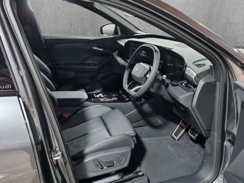 2025 Audi Q6 e-tron Advanced 225kw image 2