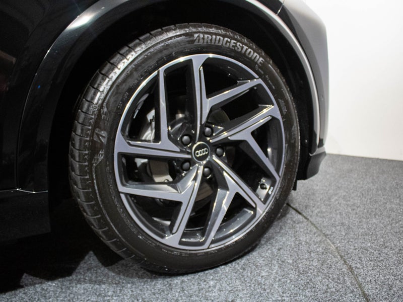 2025 Audi Q6 e-tron S-line 285kW quattro image 4