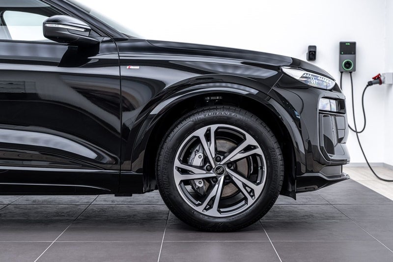 2025 Audi Q6 SUV E-TRON 225KW image 3