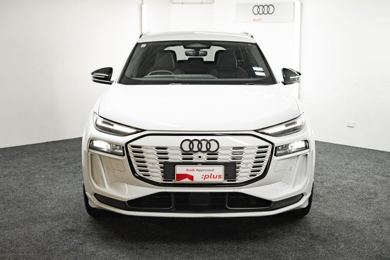 2025 Audi Q6 SUV e-tron quattro 285 kW image 2