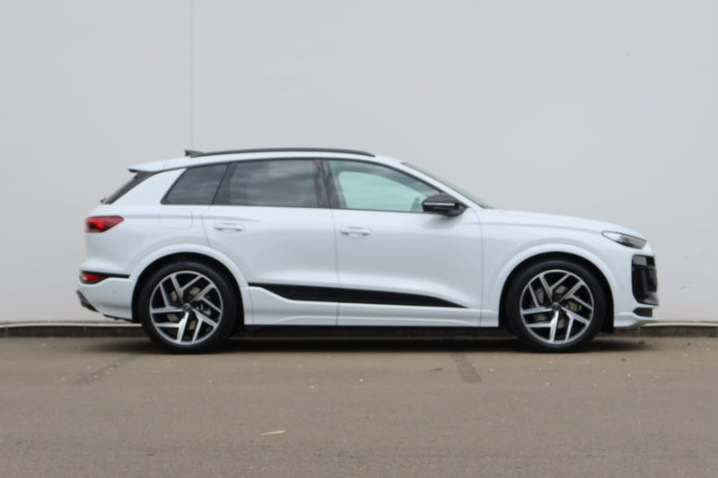 2025 Audi Q6 SUV e-tron quattro 285kw image 2