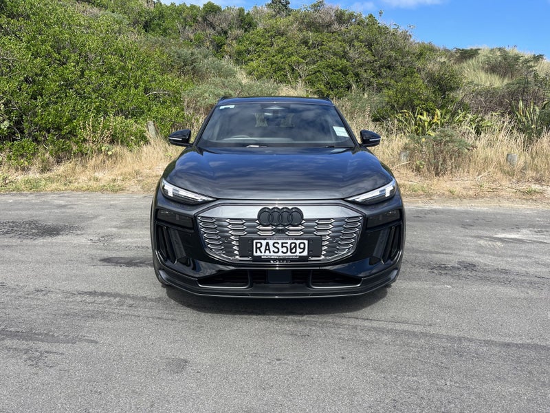 2025 Audi Q6 SUV e-tron quattro 285kw image 2