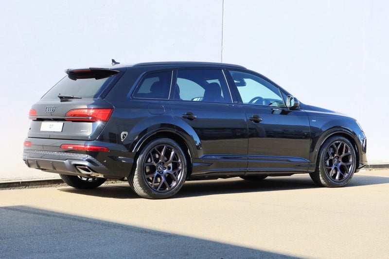 2025 Audi Q7 50 Dynamic Black Limited Edition image 4