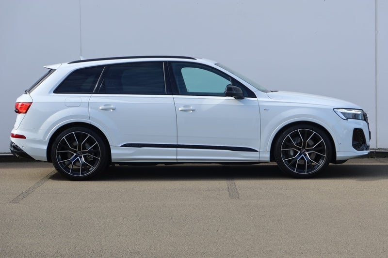 2025 Audi Q7 50 TDI image 2