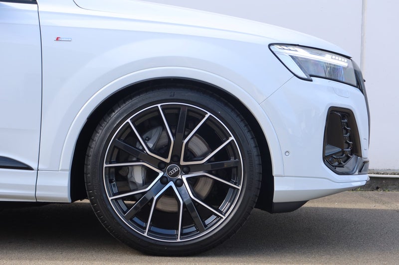 2025 Audi Q7 50 TDI image 4