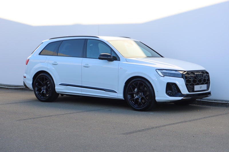 2025 Audi Q7 50 TDI Dynamic black edition image 1