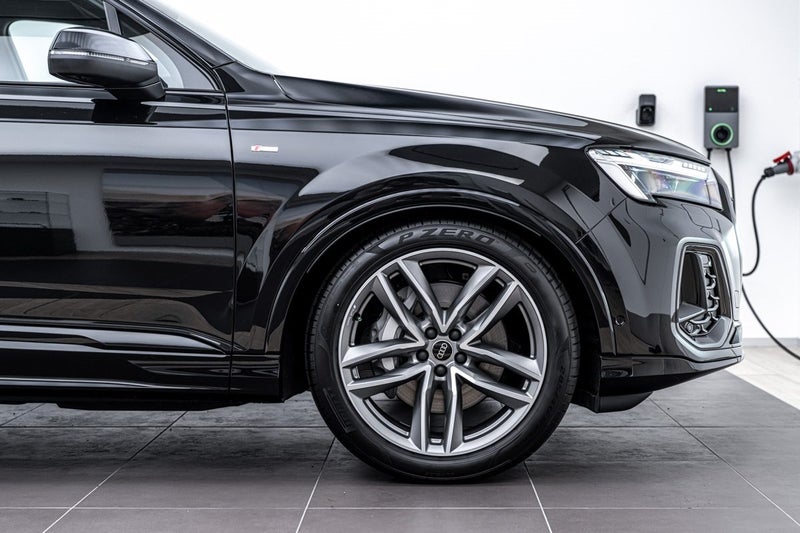 2025 Audi Q7 50 TDI QUATTRO TIPTRONIC image 4