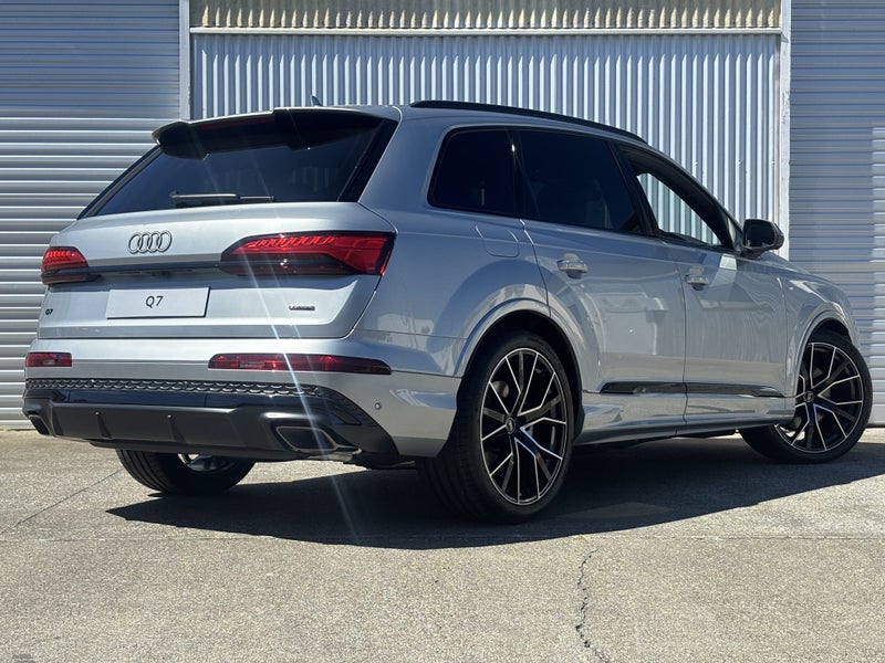 2025 Audi Q7 50 TDI Quattro Tiptronic (210kW) image 4