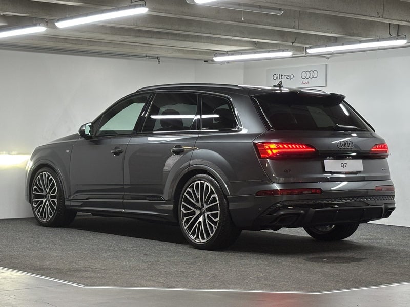 2025 Audi Q7 50 TDI Quattro Tiptronic image 4