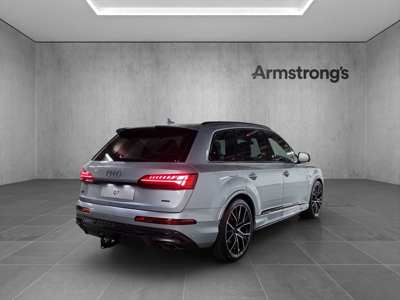 2025 Audi Q7 50 TDI S Line quattro image 3