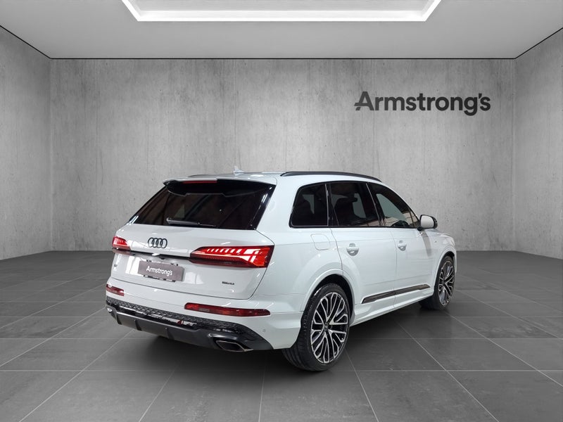 2025 Audi Q7 50 TDI S Line quattro image 2