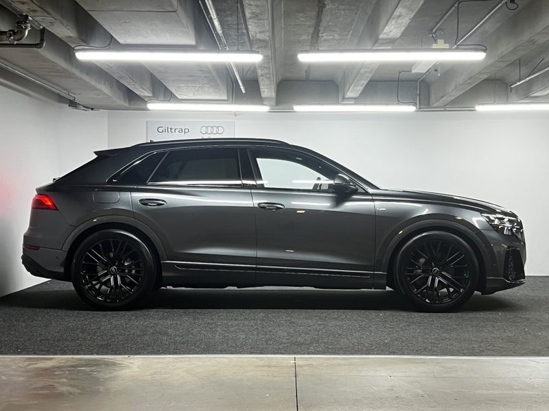 2025 Audi Q8 55 TFSI quattro tiptronic image 3