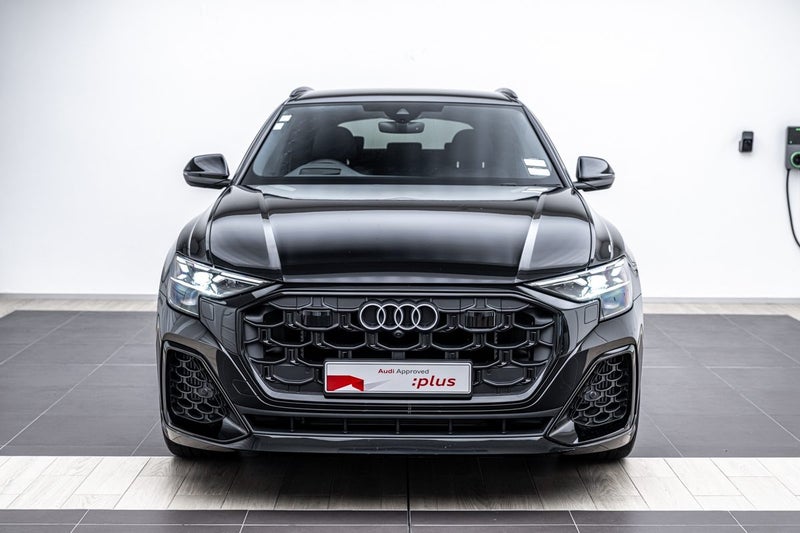 2025 Audi Q8 60 TFSI E image 4