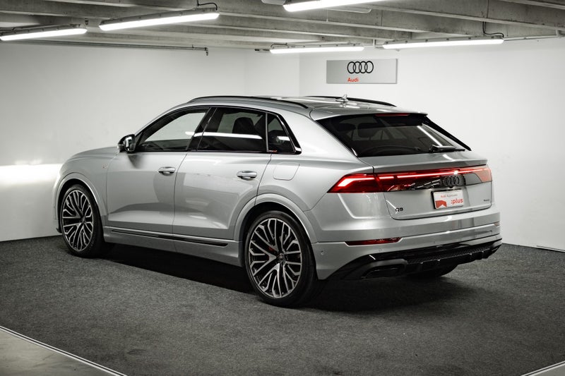 2025 Audi Q8 60 TFSI e image 4