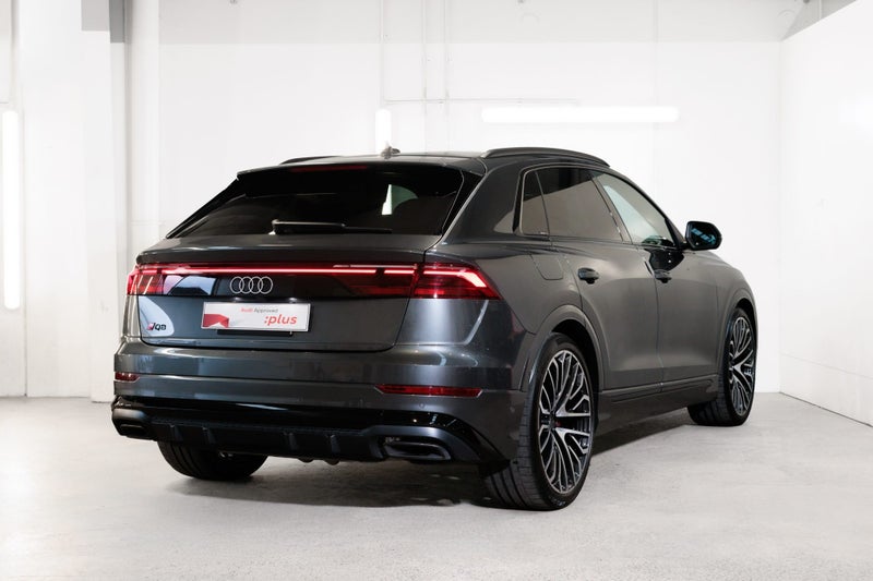 2025 Audi Q8 60 TFSI e image 2