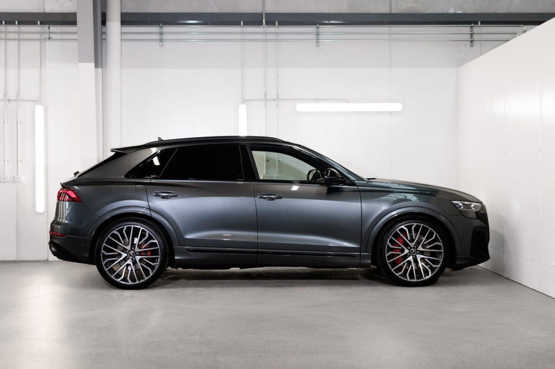 2025 Audi Q8 60 TFSI e image 3