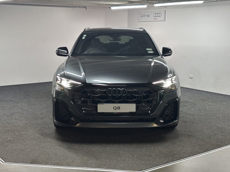 2025 Audi Q8 60 TFSI e image 2
