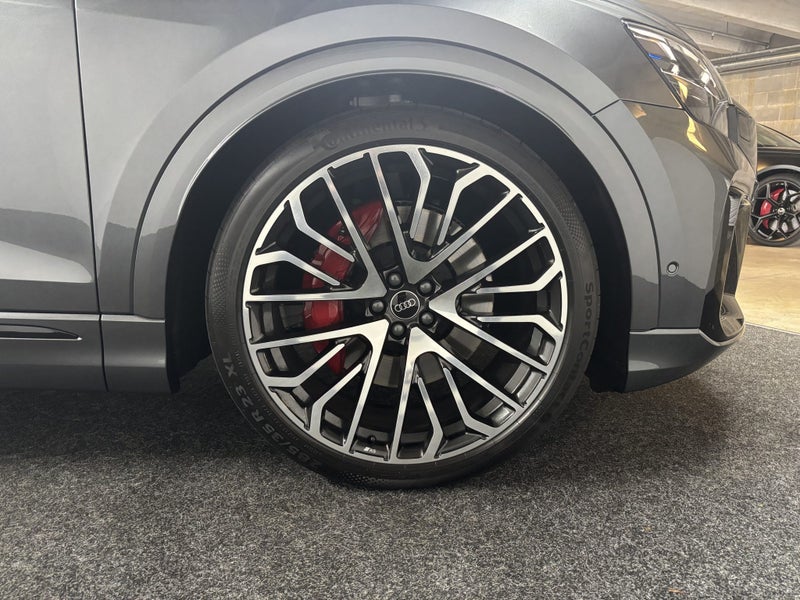 2025 Audi Q8 60 TFSI e image 4