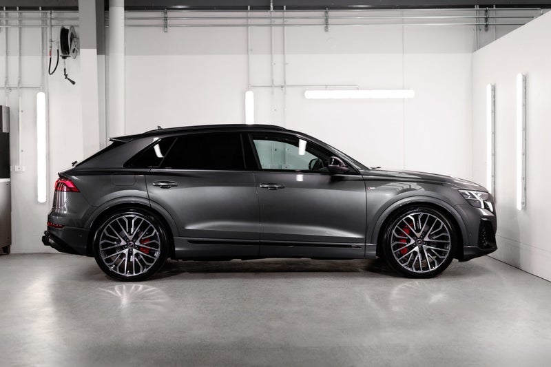 2025 Audi Q8 60 TFSI e image 4