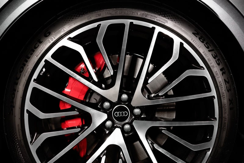 2025 Audi Q8 60 TFSI e image 5